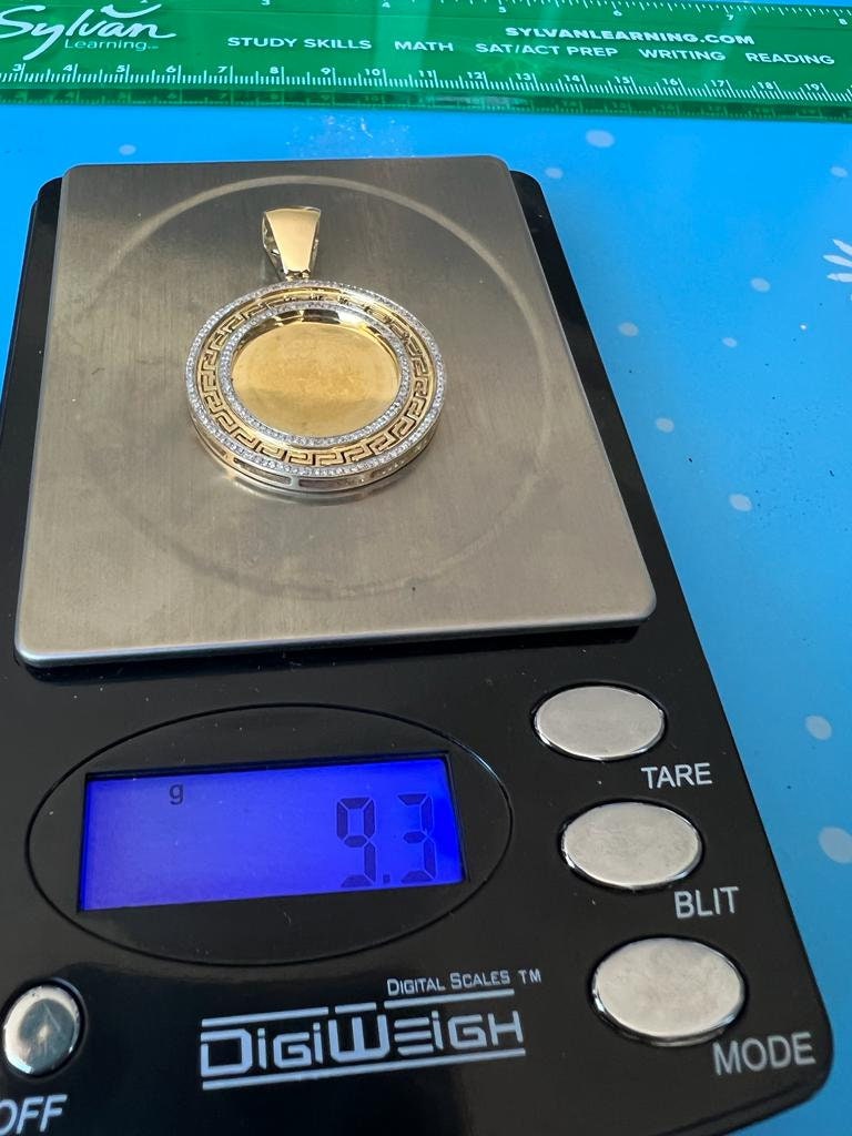 10k Yellow Gold Medallion Frame Memory Diamond Charm Pendant 0.41ct Diamond pendant, Picture Frame Pendant | Diamond Memory Pendant