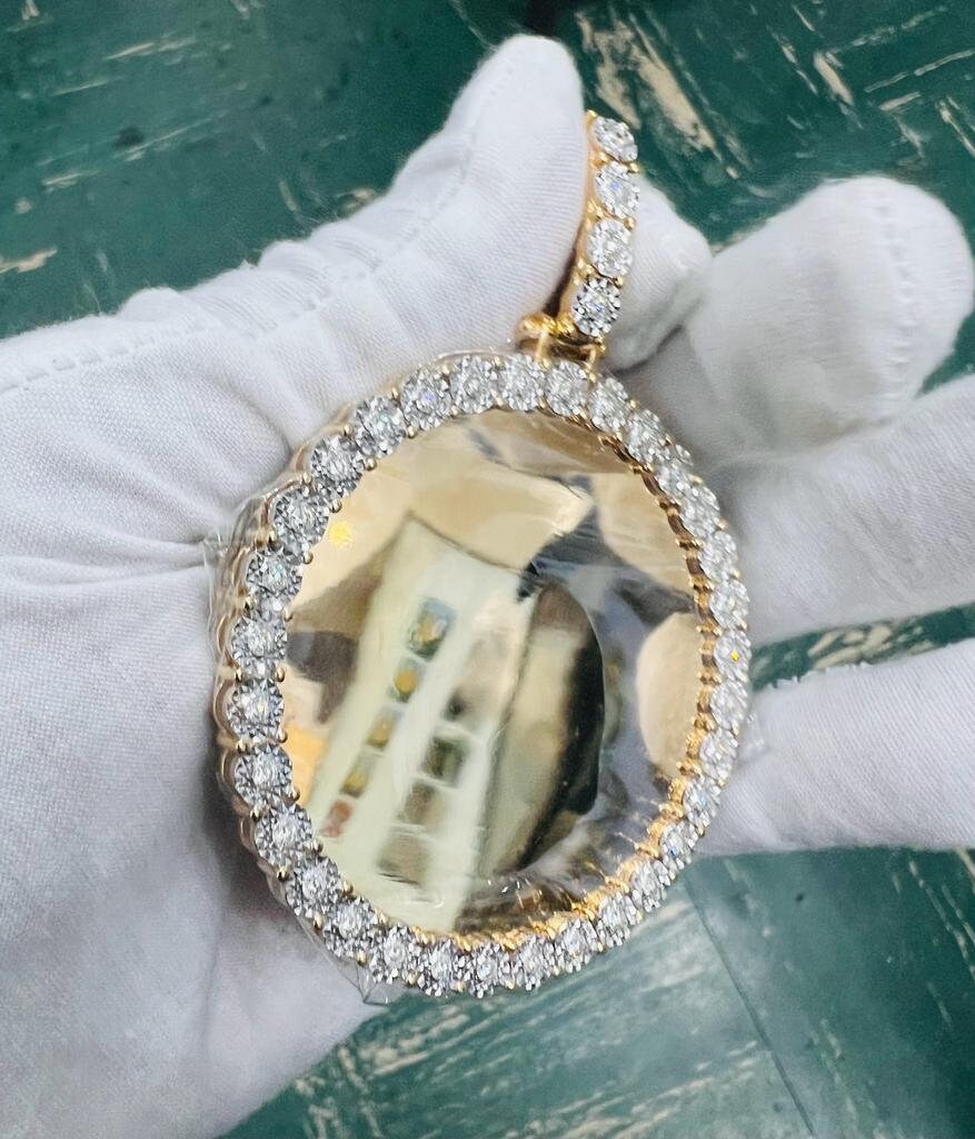 10k Yellow Gold Diamond Memory Pendant, Medallion Frame Diamond Charm Pendant 1.55ct Diamond pendant, Picture Frame Pendant, 35.34 grams