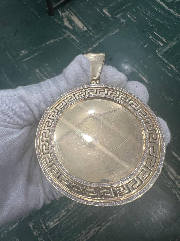 10k Yellow Gold Medallion Frame Memory Diamond Charm Pendant .76ct Diamond pendant, Picture Frame Pendant, Diamond Memory Pendant 38.39 Gram