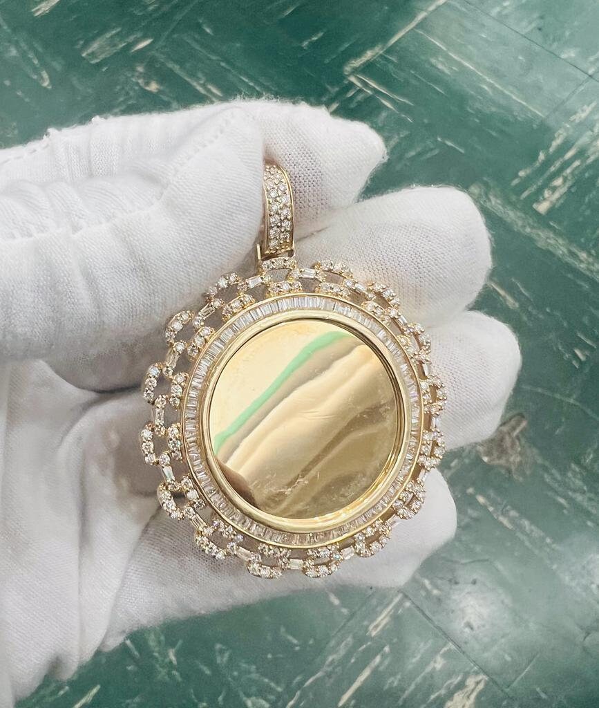 10k Yellow Gold Diamond Memory Pendant, Medallion Frame Diamond Charm Pendant 2.59ct Diamond pendant, Picture Frame Pendant, 14.78 grams