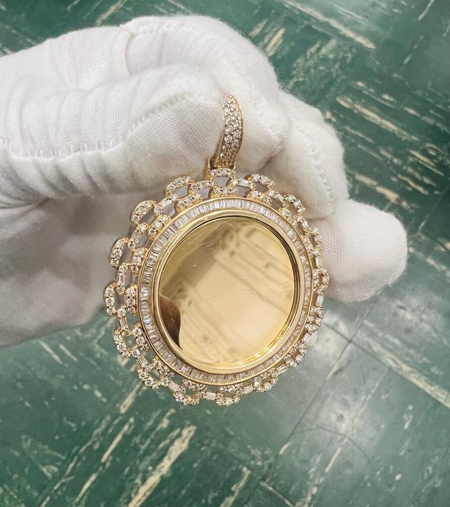 10k Yellow Gold Diamond Memory Pendant, Medallion Frame Diamond Charm Pendant 2.59ct Diamond pendant, Picture Frame Pendant, 14.78 grams