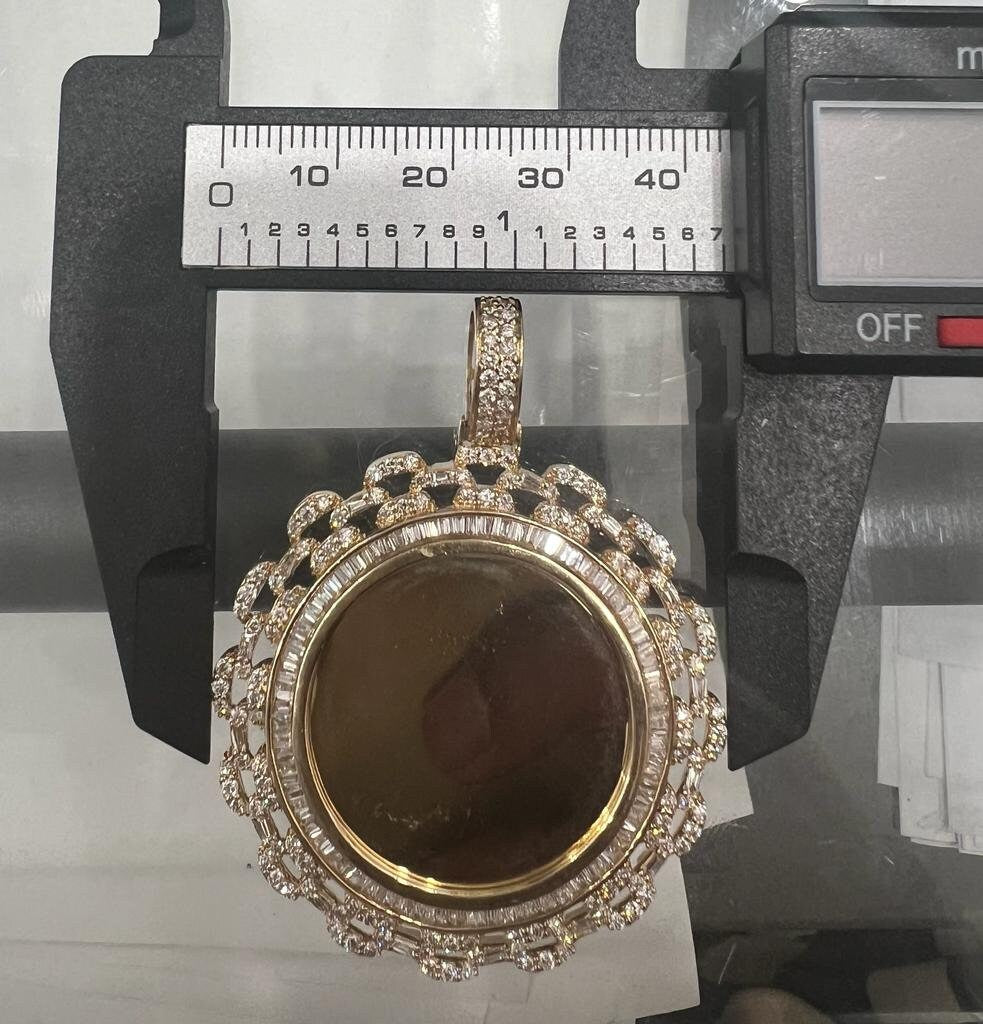 10k Yellow Gold Diamond Memory Pendant, Medallion Frame Diamond Charm Pendant 2.59ct Diamond pendant, Picture Frame Pendant, 14.78 grams